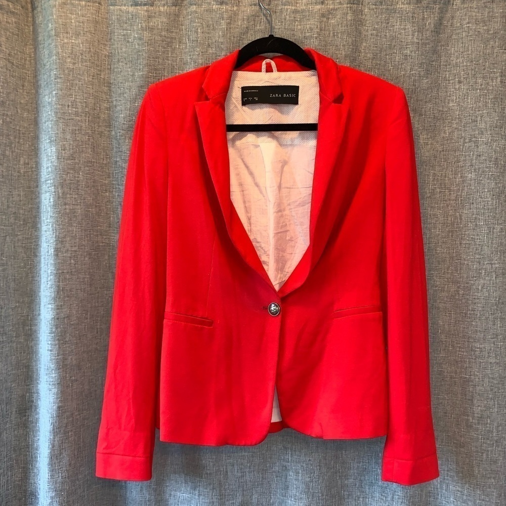 WOMEN'S Zara Basic Red Blazer size small